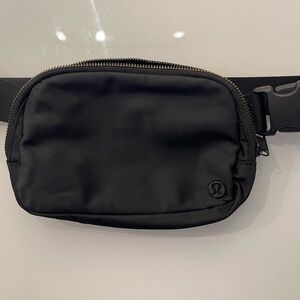 Black Lululemon Crossbody Bag